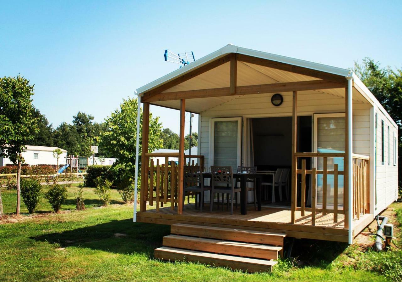 Camping Au Pre De L'Etang Sainte-Foy  Dış mekan fotoğraf